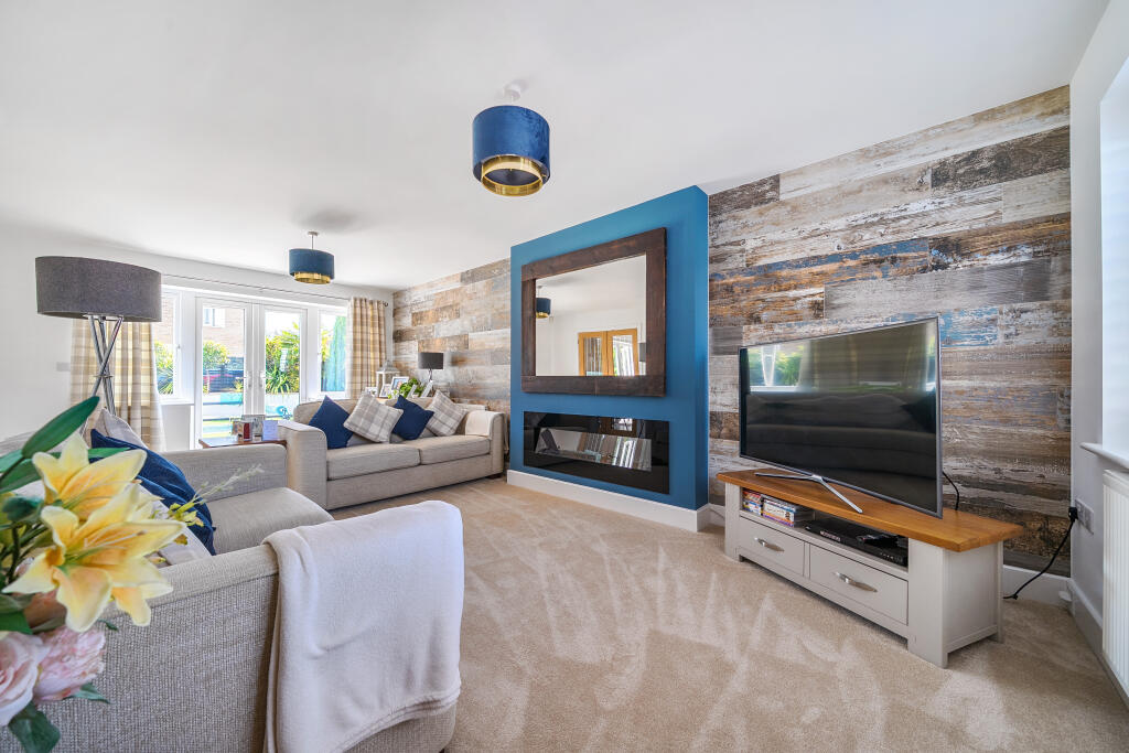 Meadowsweet Close, Christchurch, BH23 photo 4