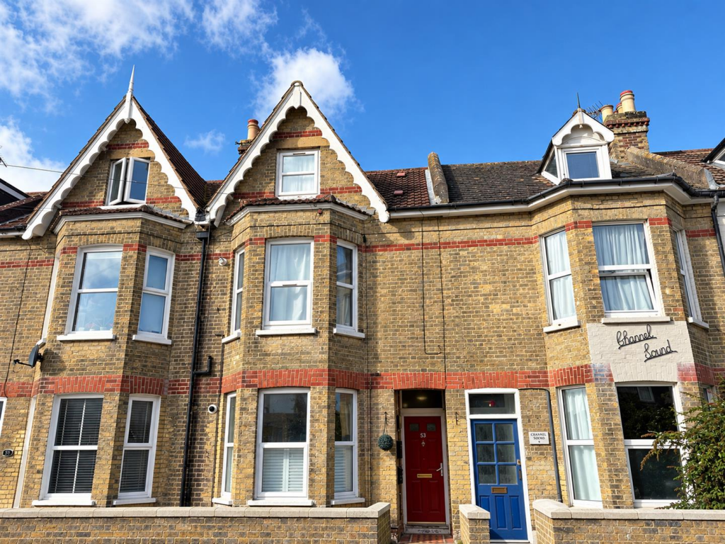 Studio flat on Bayford Road, Littlehampton, £90,000