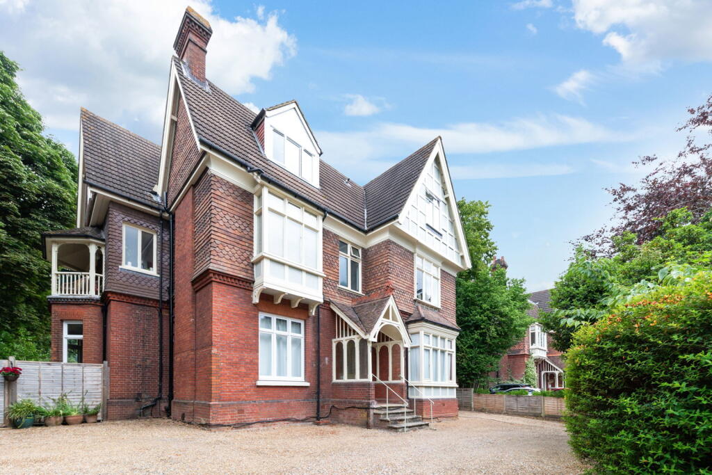 Main image of property: Somers Road, Reigate, RH2 9DZ