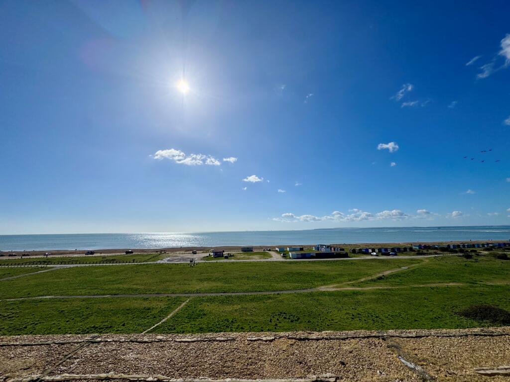 Apartment in Portsmouth - View 3