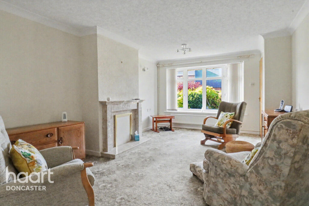 House in Doncaster, Armthorpe - View 2