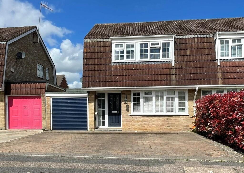 3-bed semi-detached on Landen Park, Horley, Surrey, RH6, £425,000