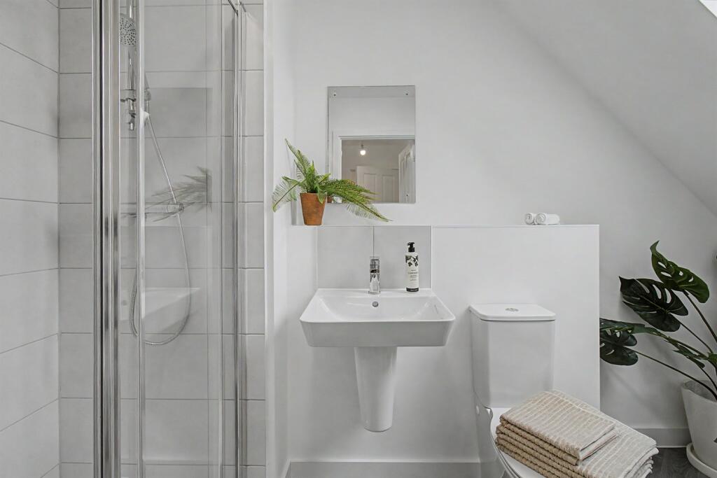 House in Houghton Conquest, Central Bedfordshire - More