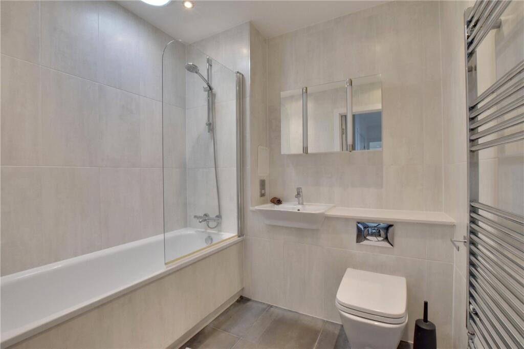 Apartment in London - More