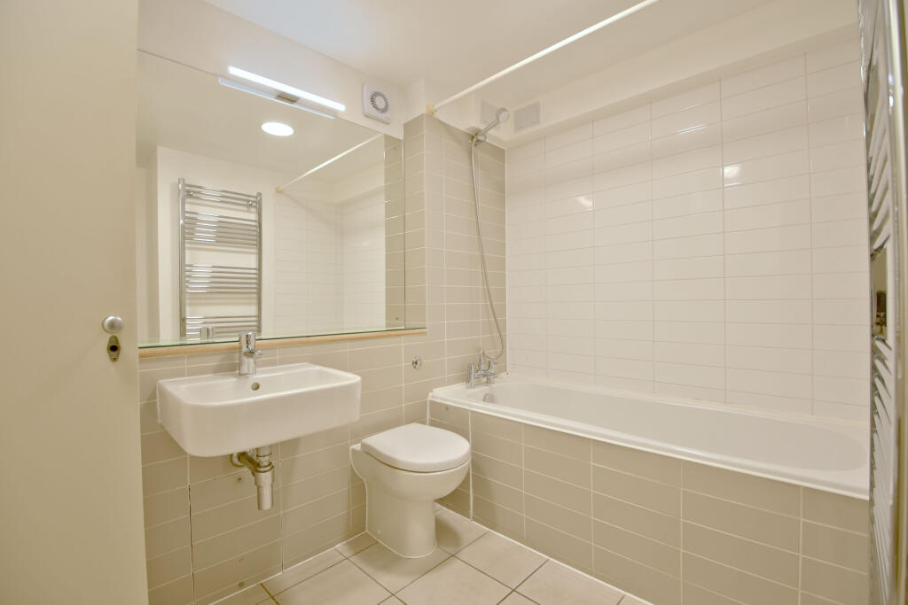 Apartment in London - More
