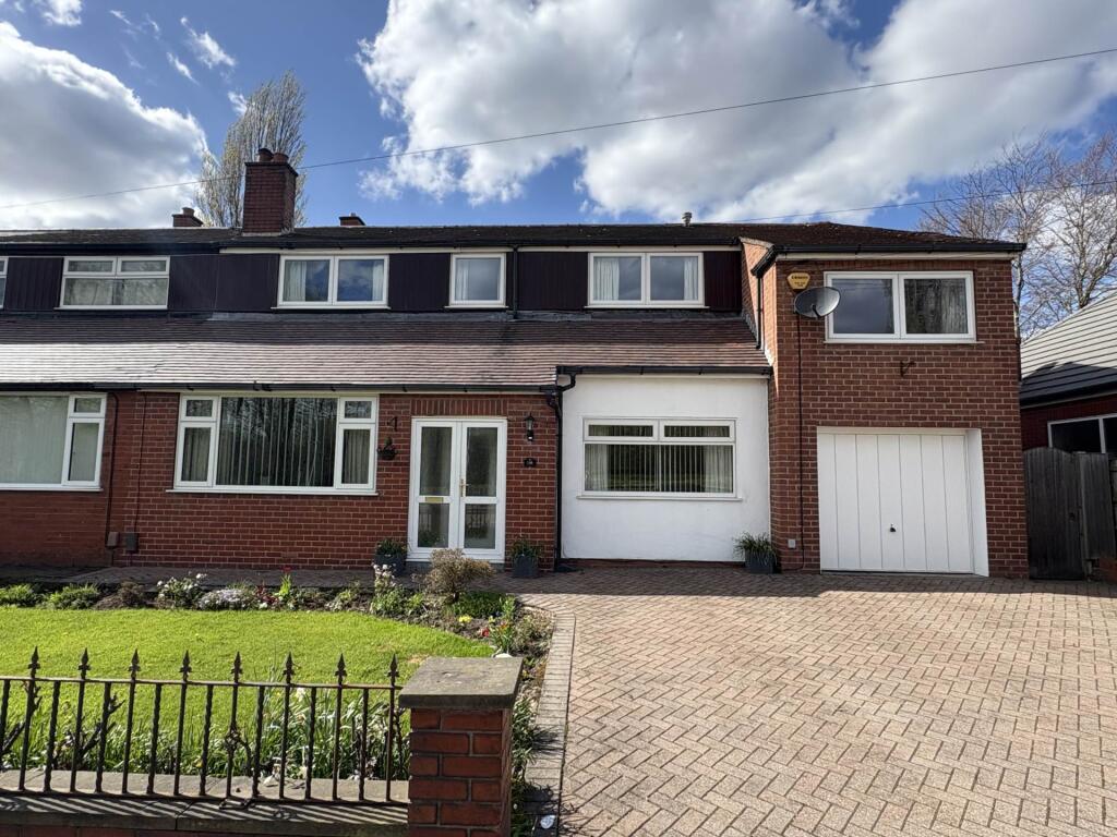 Main image of property: Broadway, Chadderton
