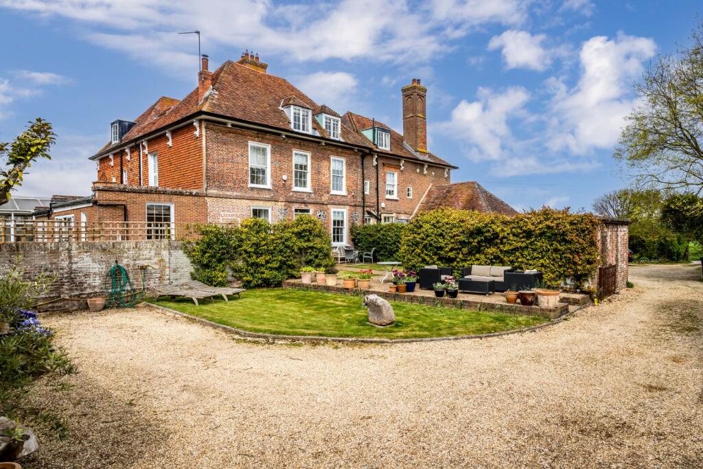 House in Arun, Ford