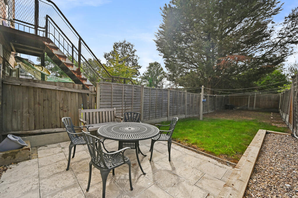House in London, Greenhill, Wealdstone - More