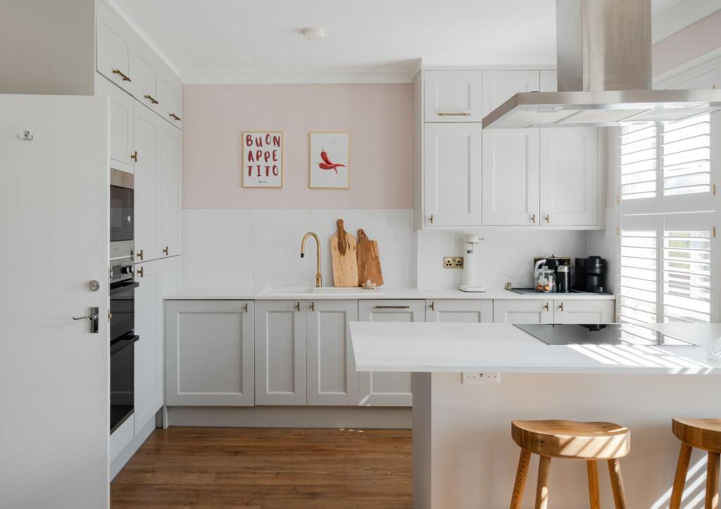 Main image of property: Grove Green Road, Leytonstone, London, E11