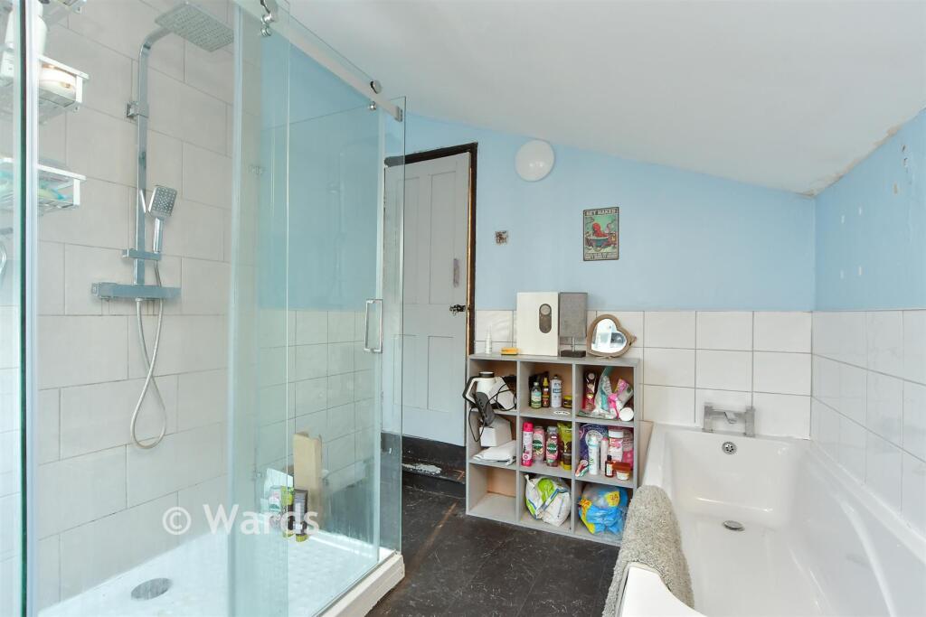 Burnt Oak Terrace, Gillingham, Kent photo 4