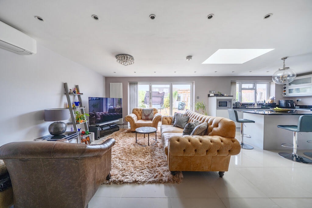 House in Slough - View 5