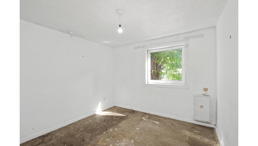 Apartment in Milton Keynes, Bedford - View 5
