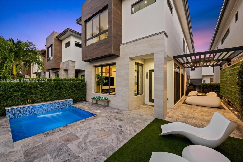 Main image of property: Florida, Miami-Dade County, Doral