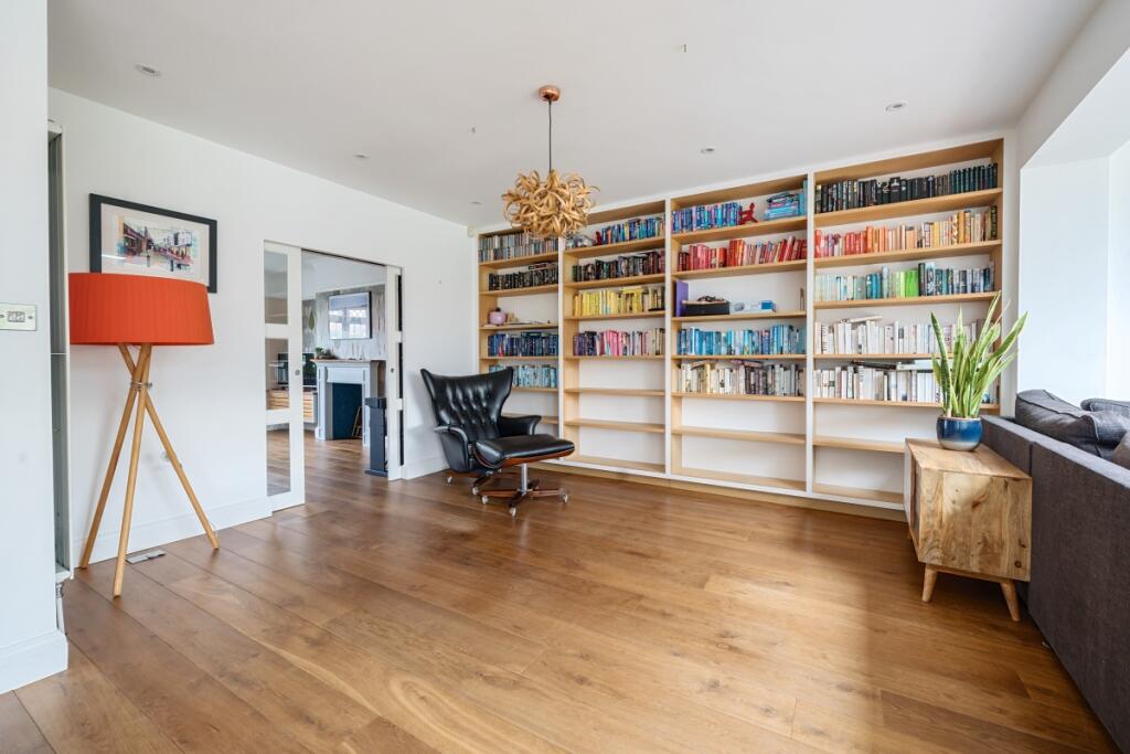 4 bedroom semi-detached house for rent