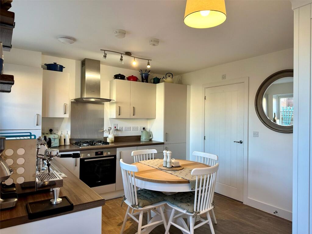 Pheasant Close, Holt, Norfolk, NR25 photo 3