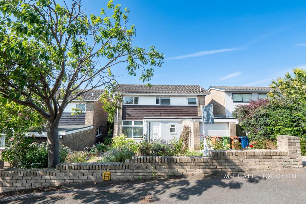 4-bed detached on Alpine Way, Humbledon, Sunderland, £279,950