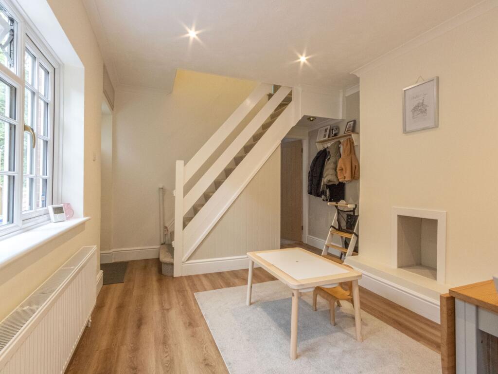 House in Blackwater, Darby Green, Yateley - View 3