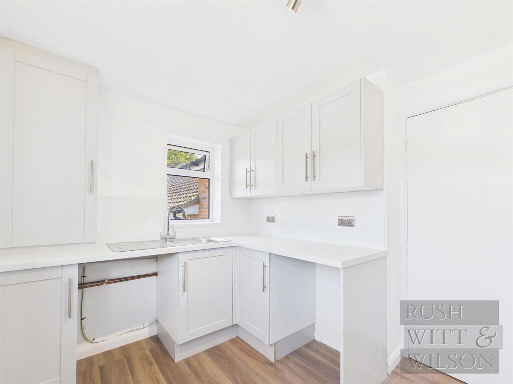 Apartment in Tonbridge - More