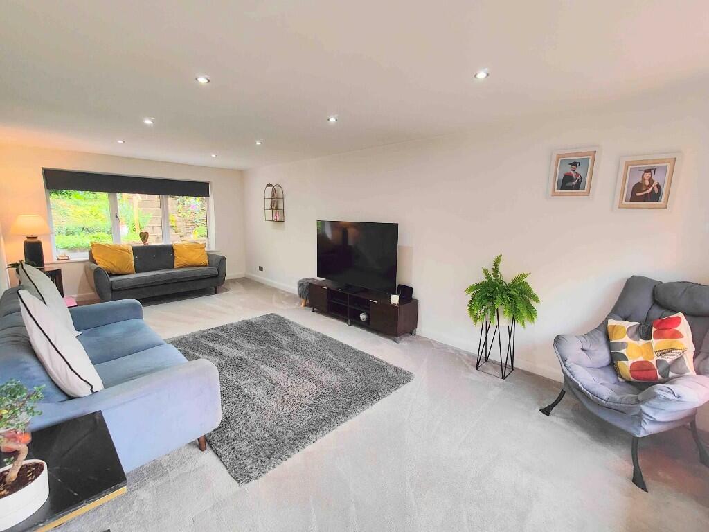 25 Sutcliffe Wood Lane, Hipperholme, HX3 8PS photo 4