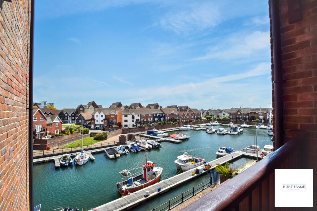 Apartment in Eastbourne, Langney Point, Sovereign Harbour - View 2
