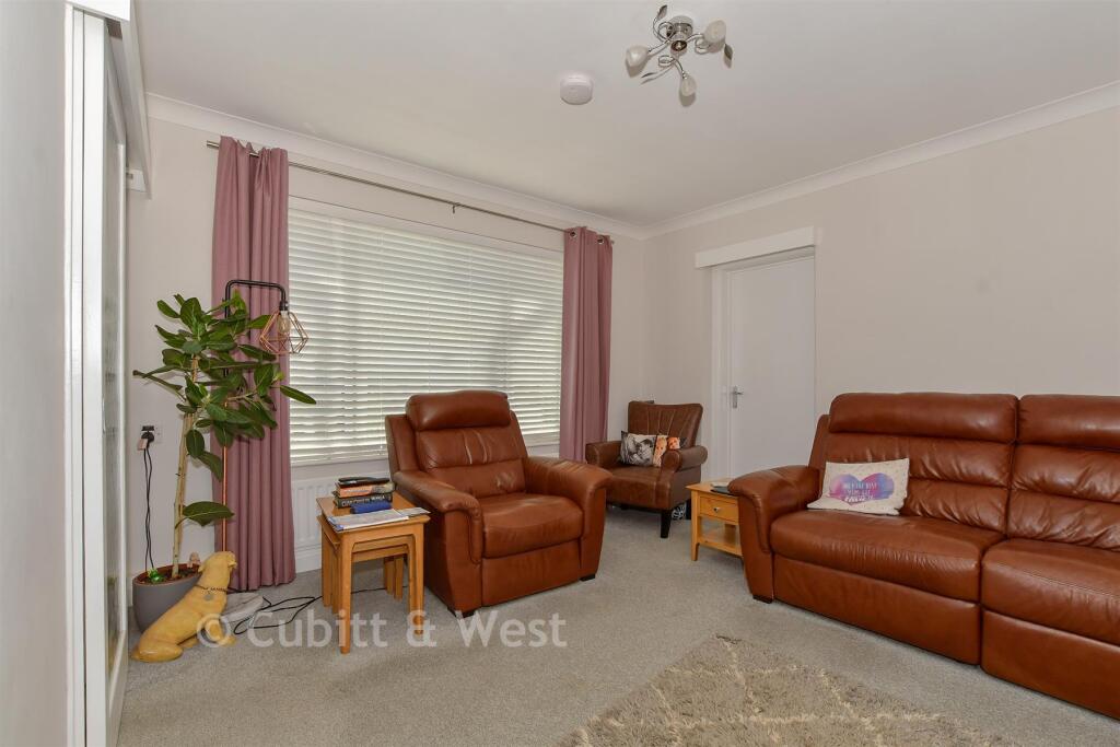House in Horsham, North Horsham - More