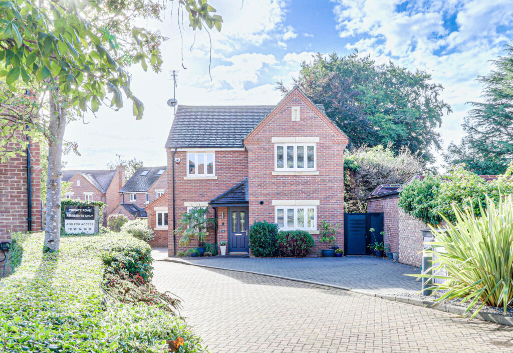 Main image of property: Laburnum Grove, St. Albans, Hertfordshire, AL2