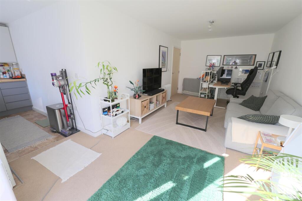 Apartment in Bristol - View 4