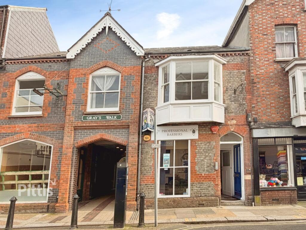 Main image of property: Pyle Street Newport PO30
