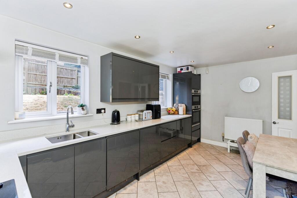 House in Northampton, West Hunsbury - More
