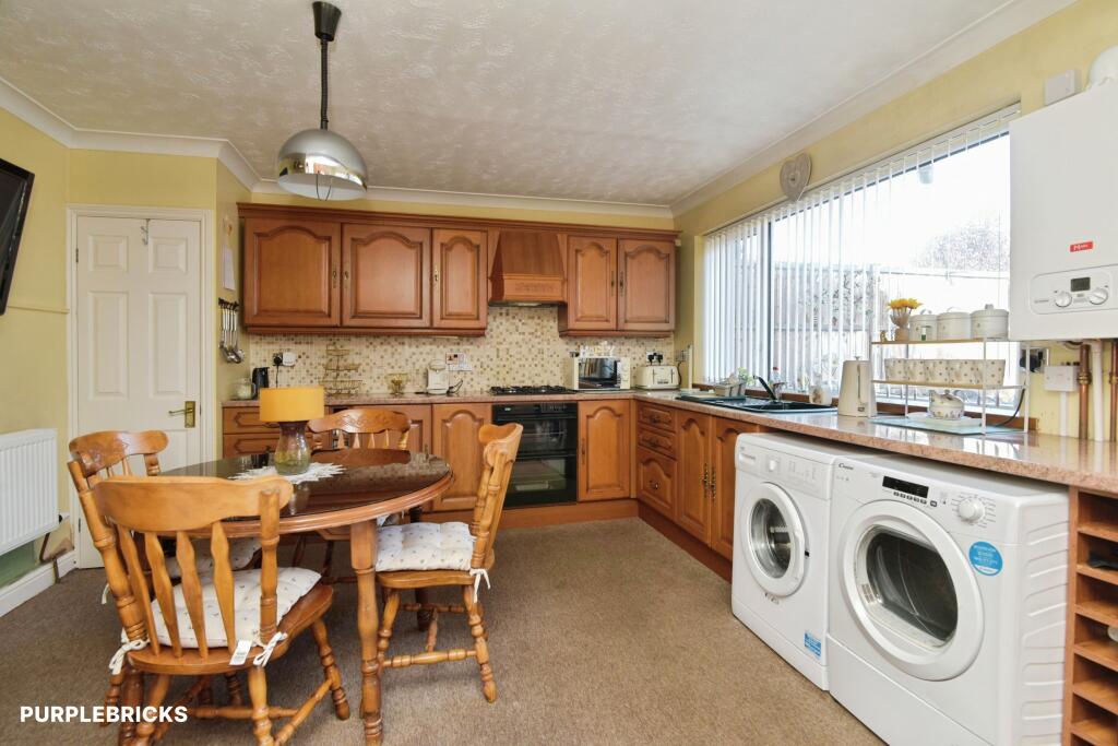 House in Stoke-on-Trent - More