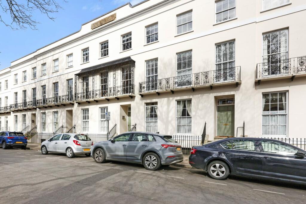 3-bed flat on Montpellier Spa Road, Montpellier, Cheltenham, GL50, £350,000