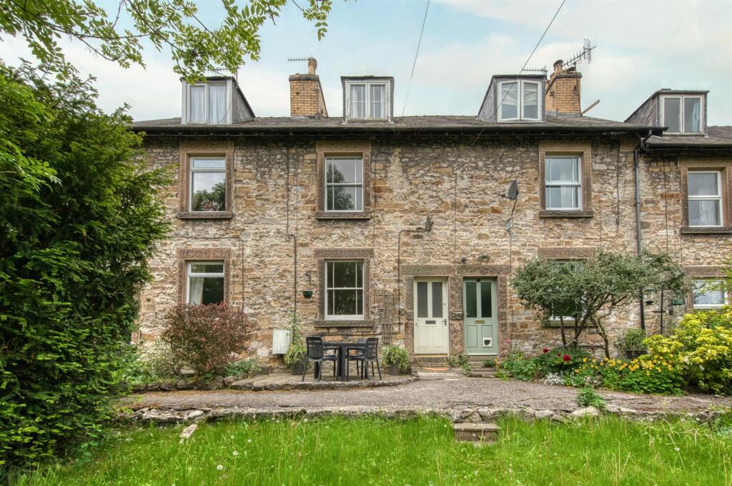 2-bed terraced on Catcliffe Cottages, Bakewell, £265,000