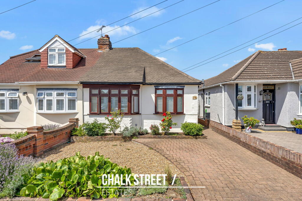 2-bed semi-detached on Goodwood Avenue, Hornchurch, RM12, £475,000