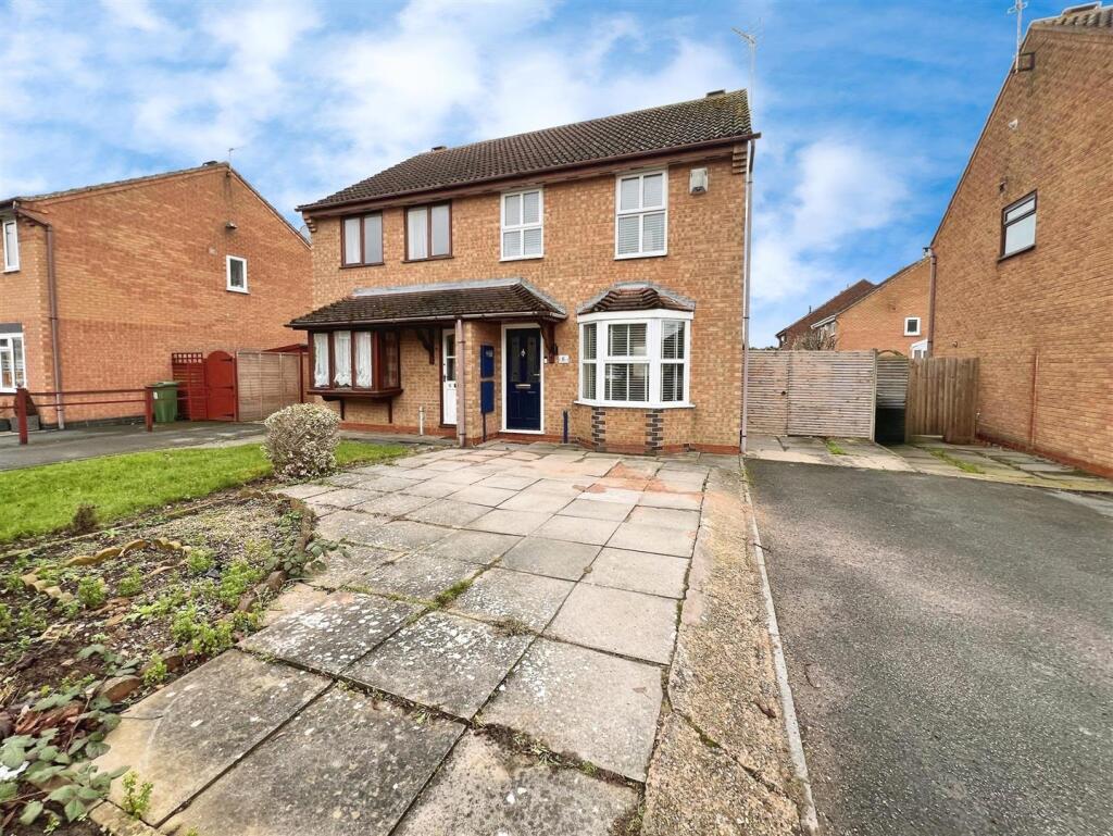 3-bed semi-detached on Cannam Close, Whetstone, Leicester, £260,000
