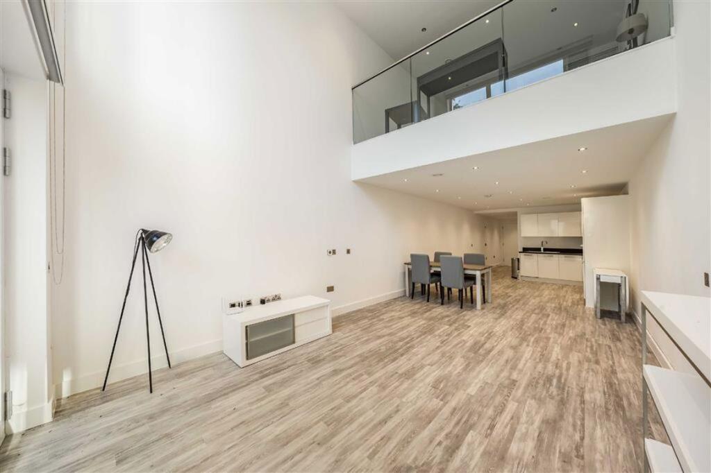 Apartment in London, Tufnell Park - View 2
