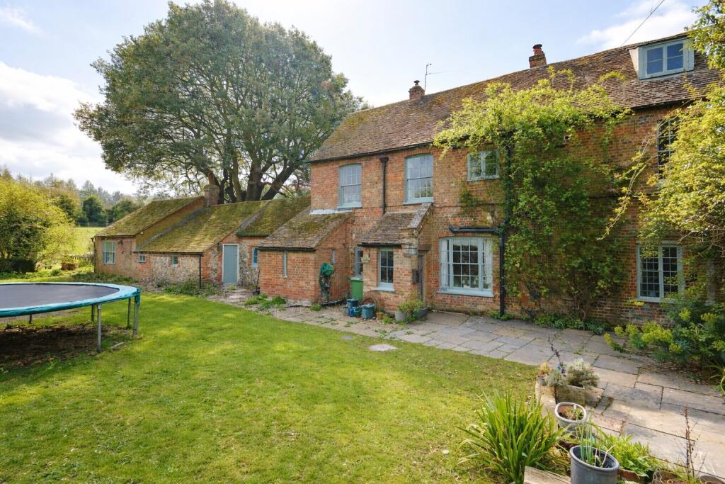 Main image of property: High Street, Lewknor