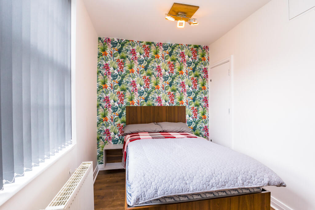 Apartment in Newcastle upon Tyne - View 4