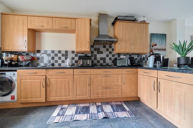 House in Thatcham, West Berkshire - View 2