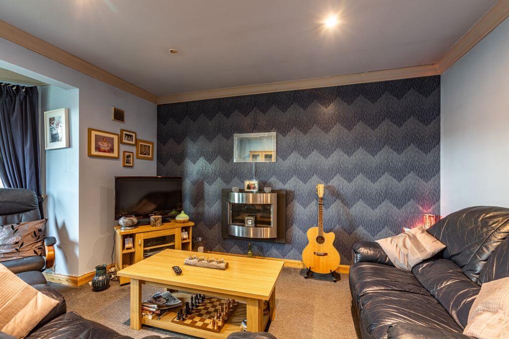 27 Princes Street, Hawick, TD9 7EG photo 3