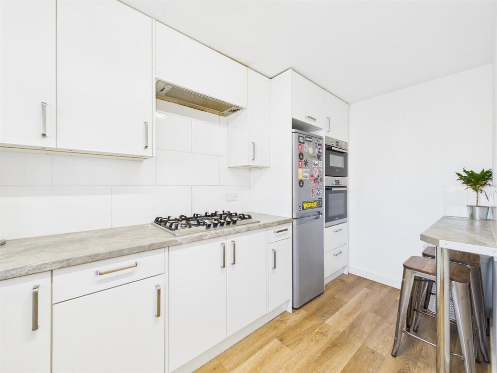 Apartment in London - More