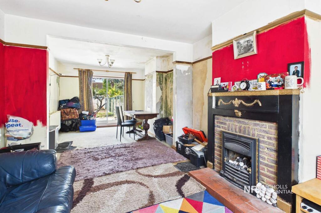 House in Kingston upon Thames - More