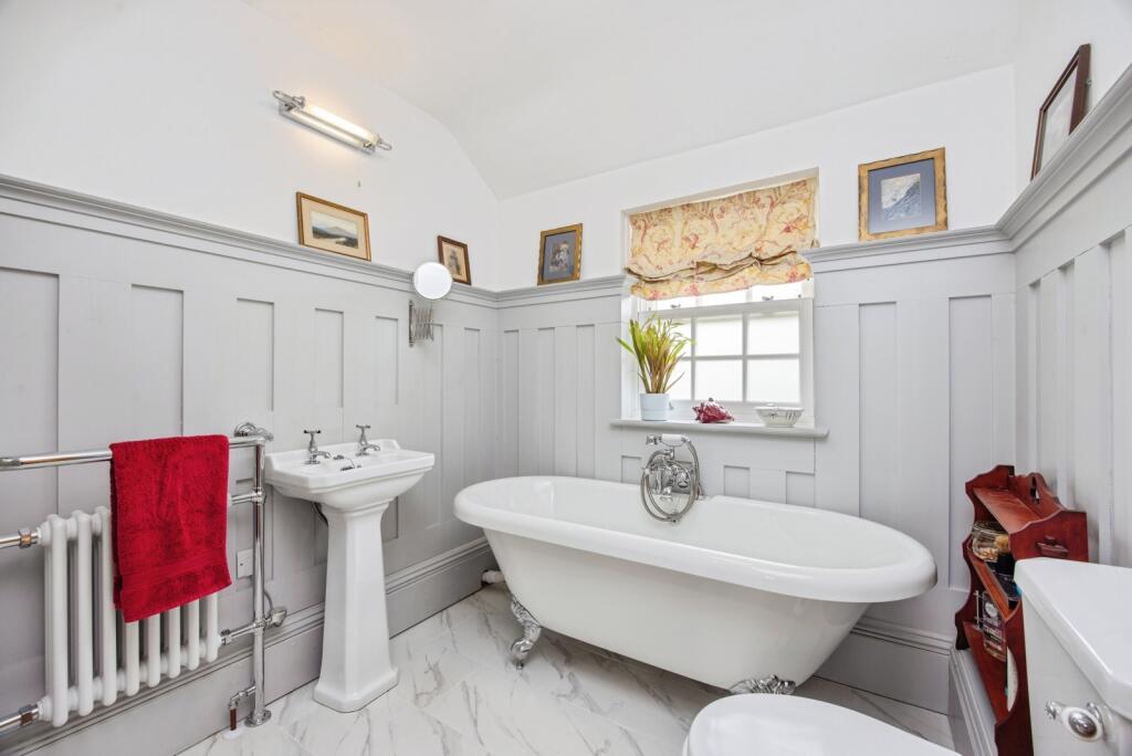 House in Truro, Colan - View 5