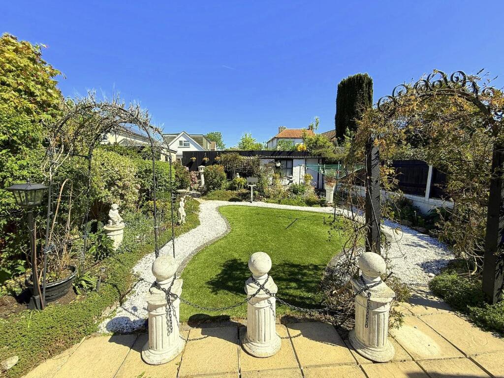 Ashview Gardens, Ashford photo 4