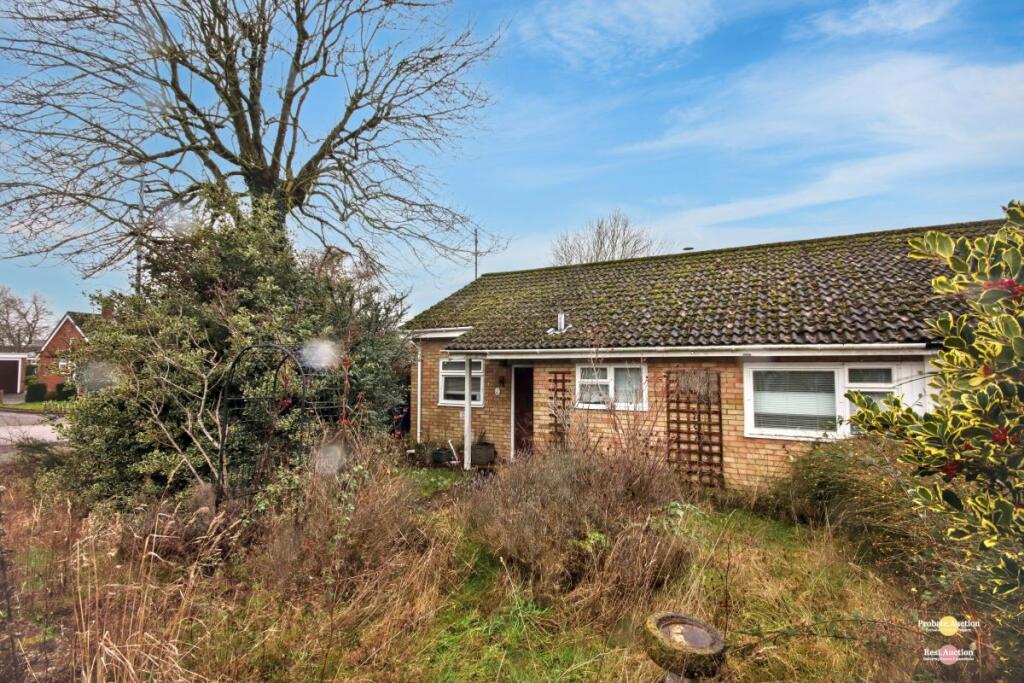 Main image of property: 1 Preston Close, Toft, Cambridge, Cambridgeshire, CB23 2RP