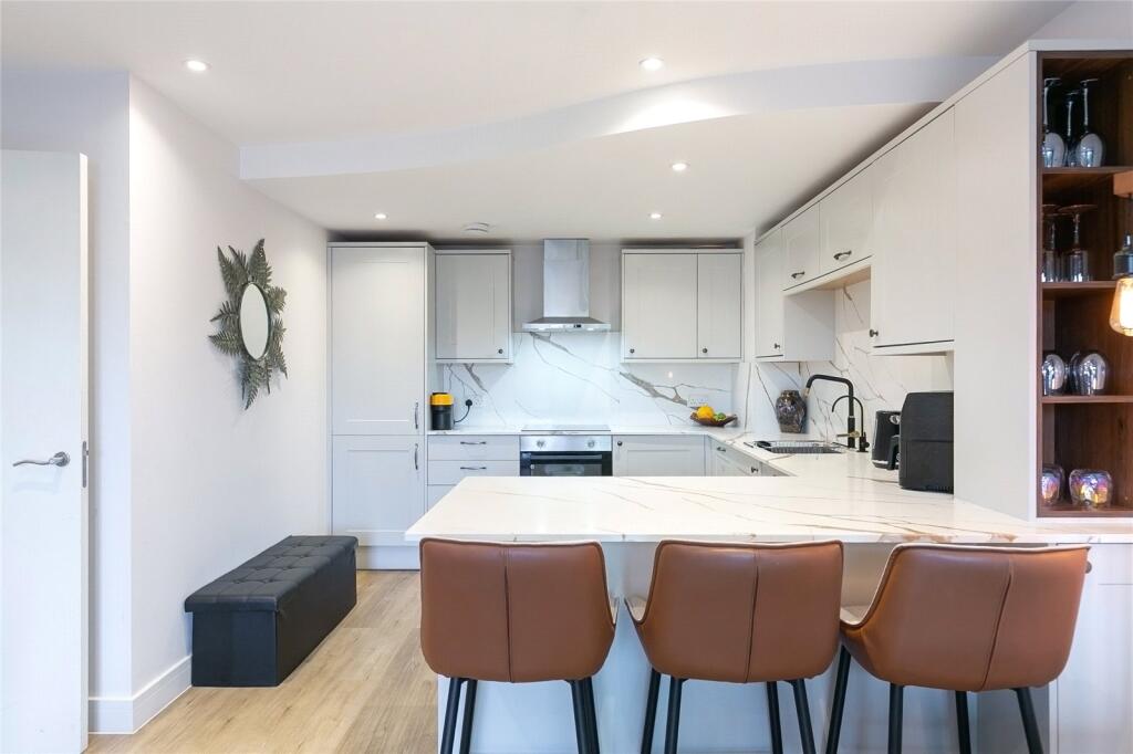 Main image of property: Perspective Building, 100 Westminster Bridge Road, Waterloo, SE1