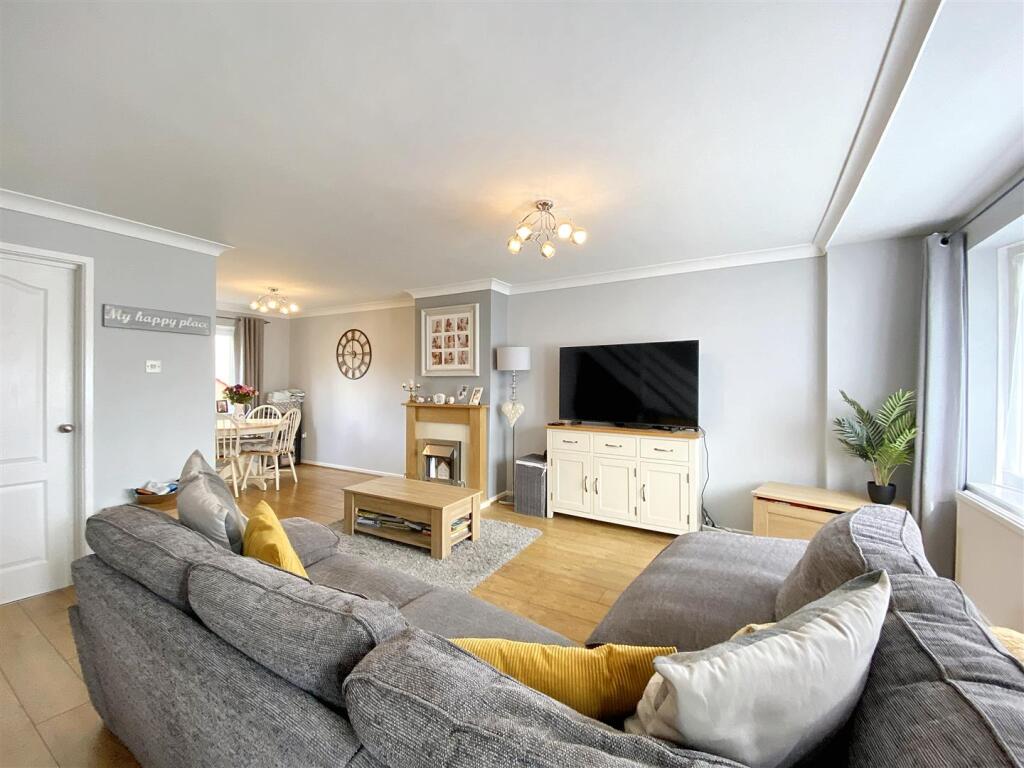 Hop Gardens Road, Sageston, Tenby photo 2