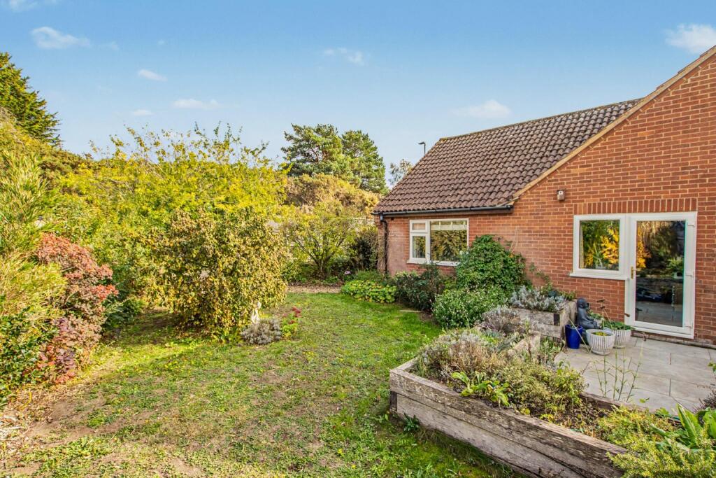 House in King's Lynn and West Norfolk, Dersingham - View 2