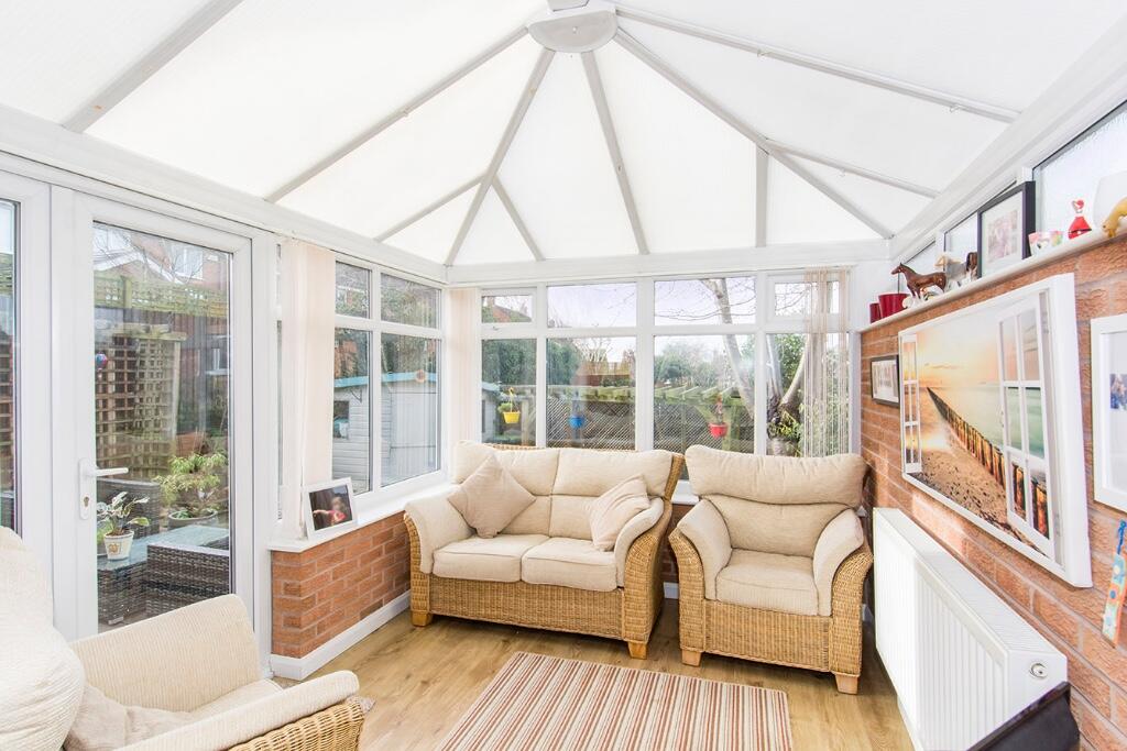 Fern Ley Close, Market Harborough, Leicestershire, LE16 photo 3
