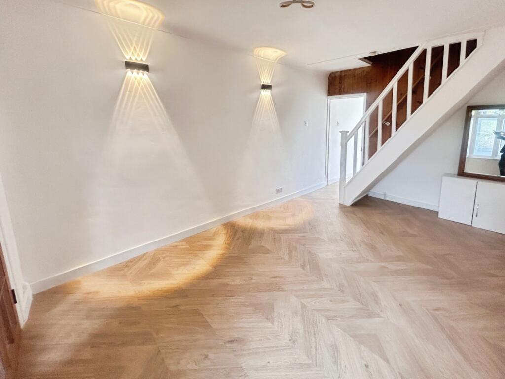 House in Watford - View 5