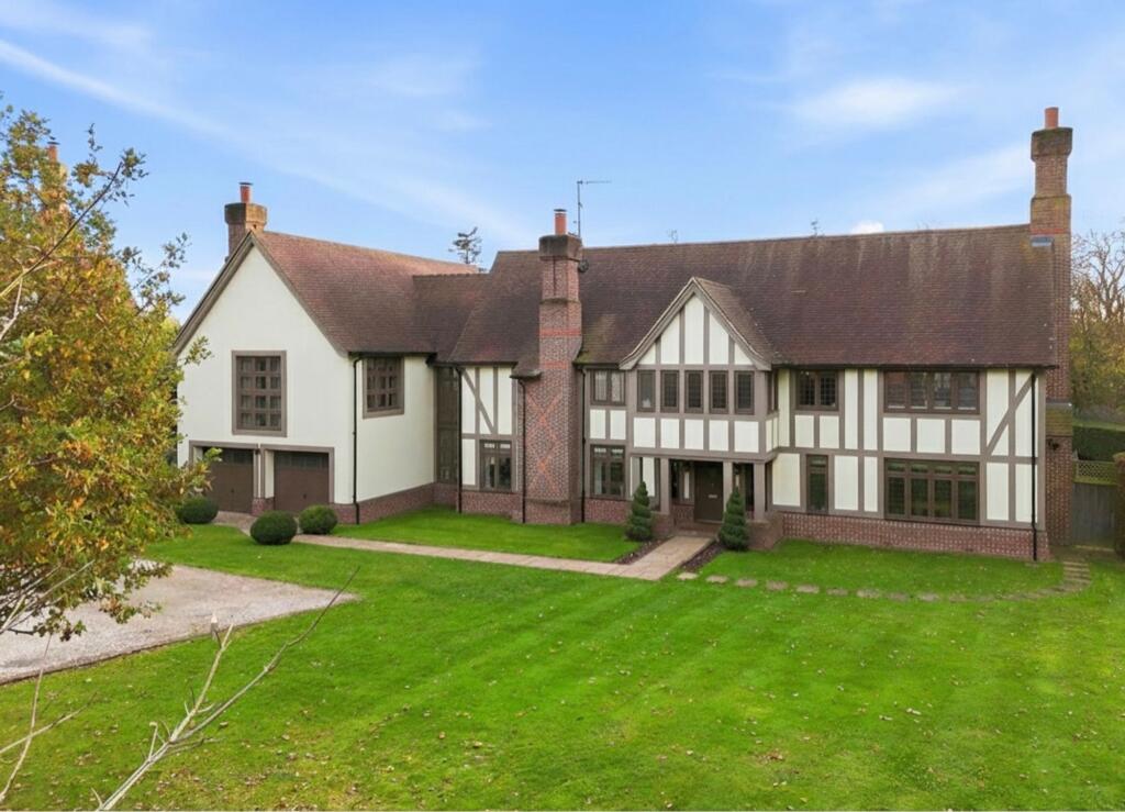 Main image of property: Hereward Mount, Stock, CM4